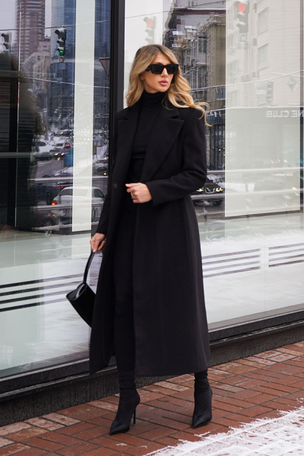 Пальто утеплене чорного кольору 1