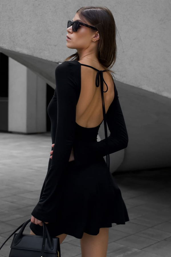 Сукня міні чорного кольору з вирізом на спині 1