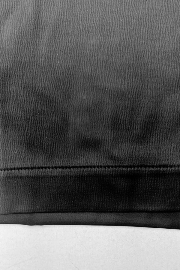 Сукня міні шовкова чорного кольору зі шлейфом та стразами 1