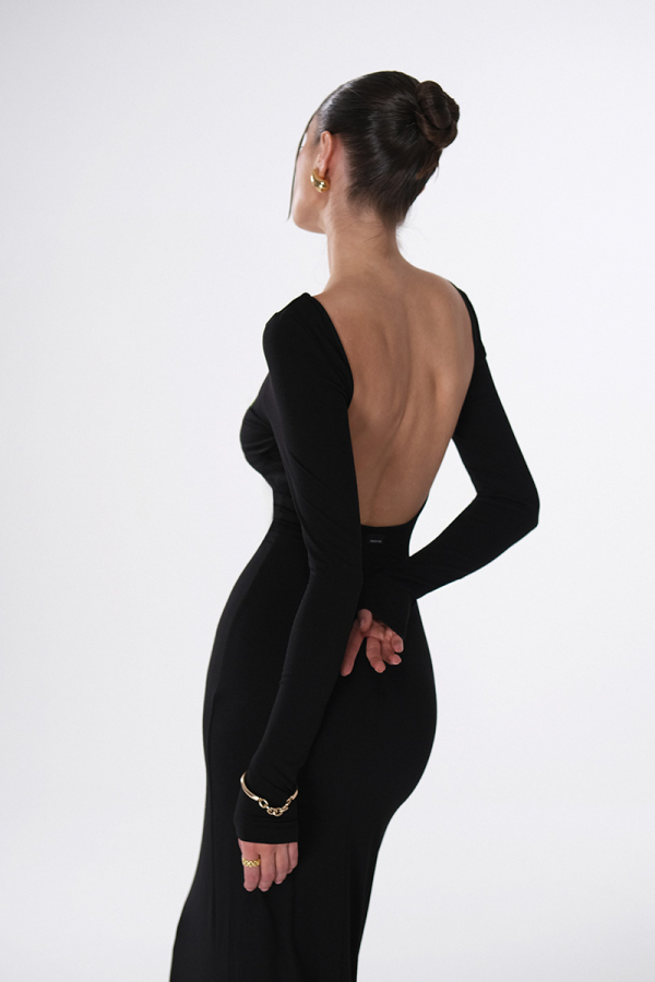 Сукня максі чорного кольору з вирізом на спинці 1