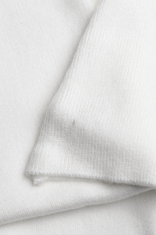Сукня міді біла трикотажна з відкритими плечима 1
