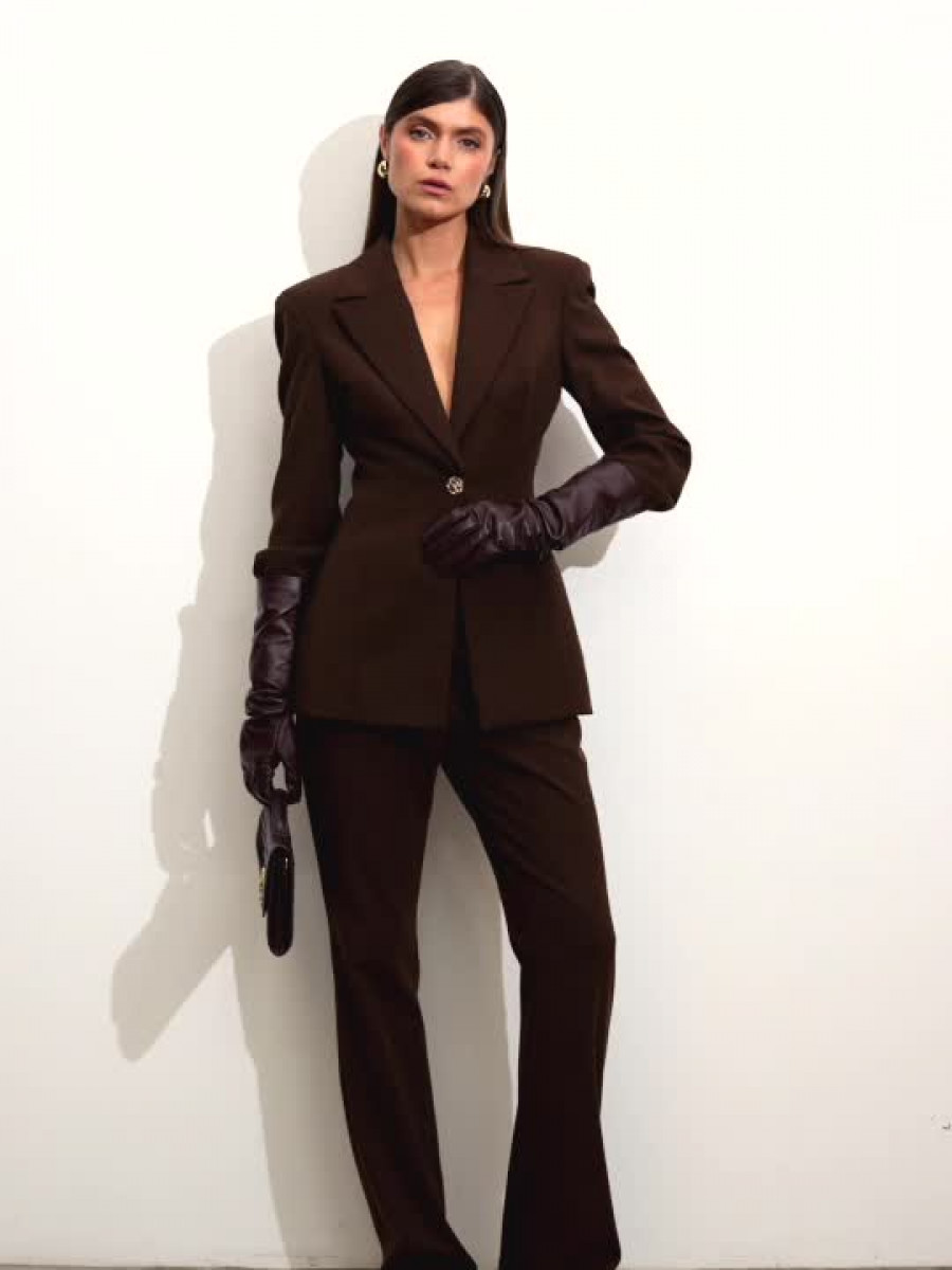 Жакет приталений коричневого кольору з акцентними строчками 2