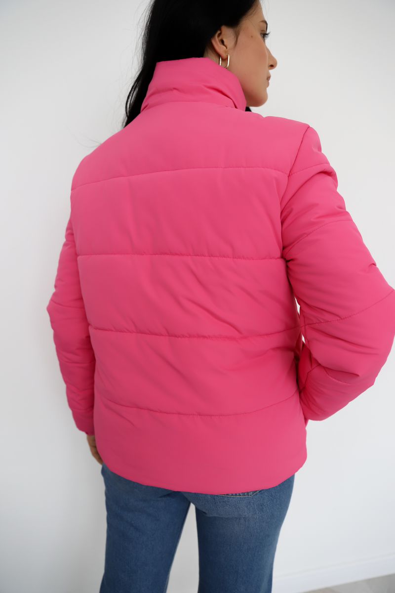 Курточка з великими кишенями на кнопках рожевого кольору 4