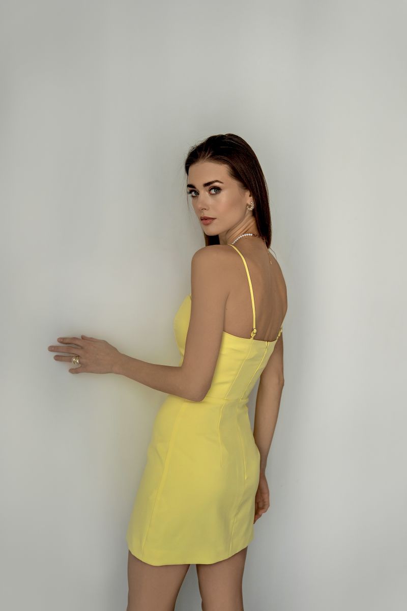 Корсетна сукня міні жовта з вирізом 6