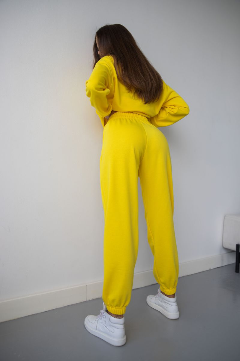 Джоггери жовтого кольору від костюма зі світшотом 2