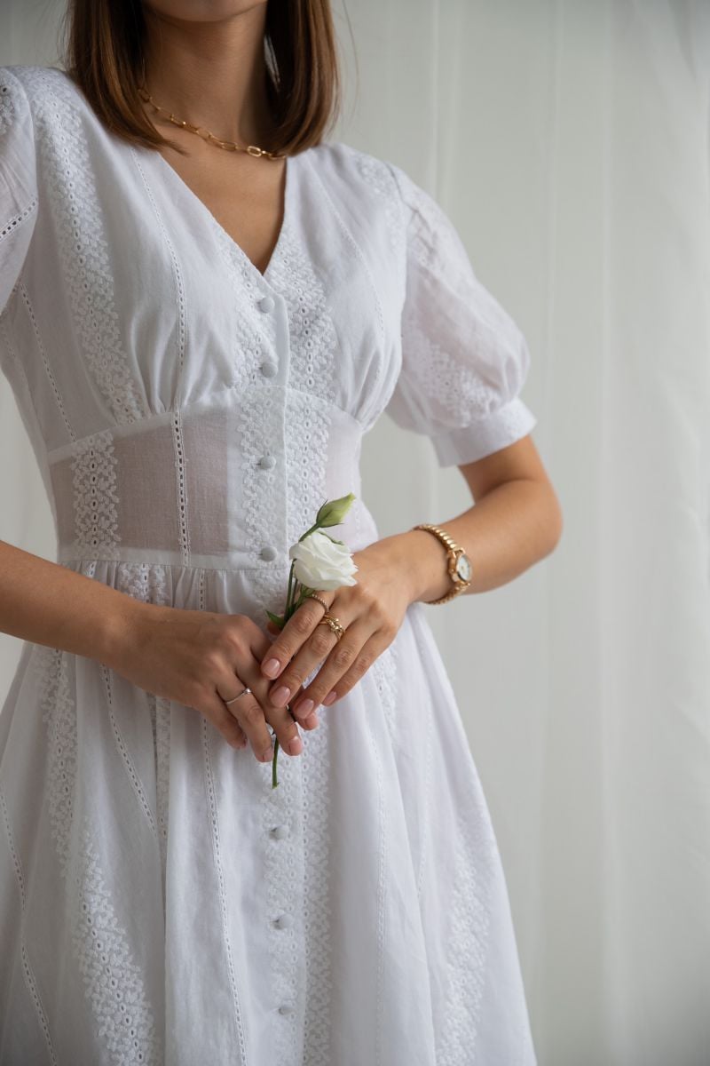 Корсетна сукня міді біла з бавовни 2