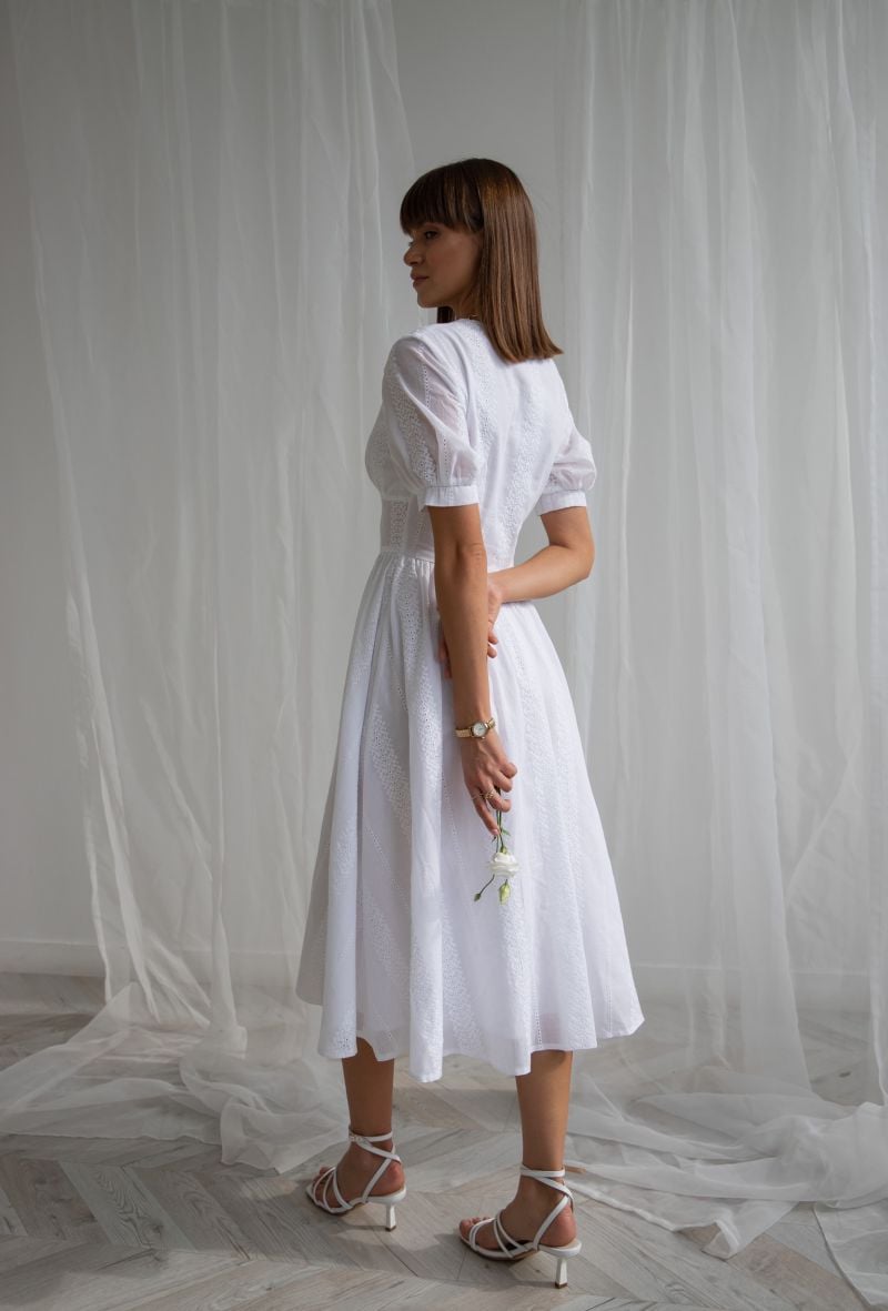 Корсетна сукня міді біла з бавовни 4