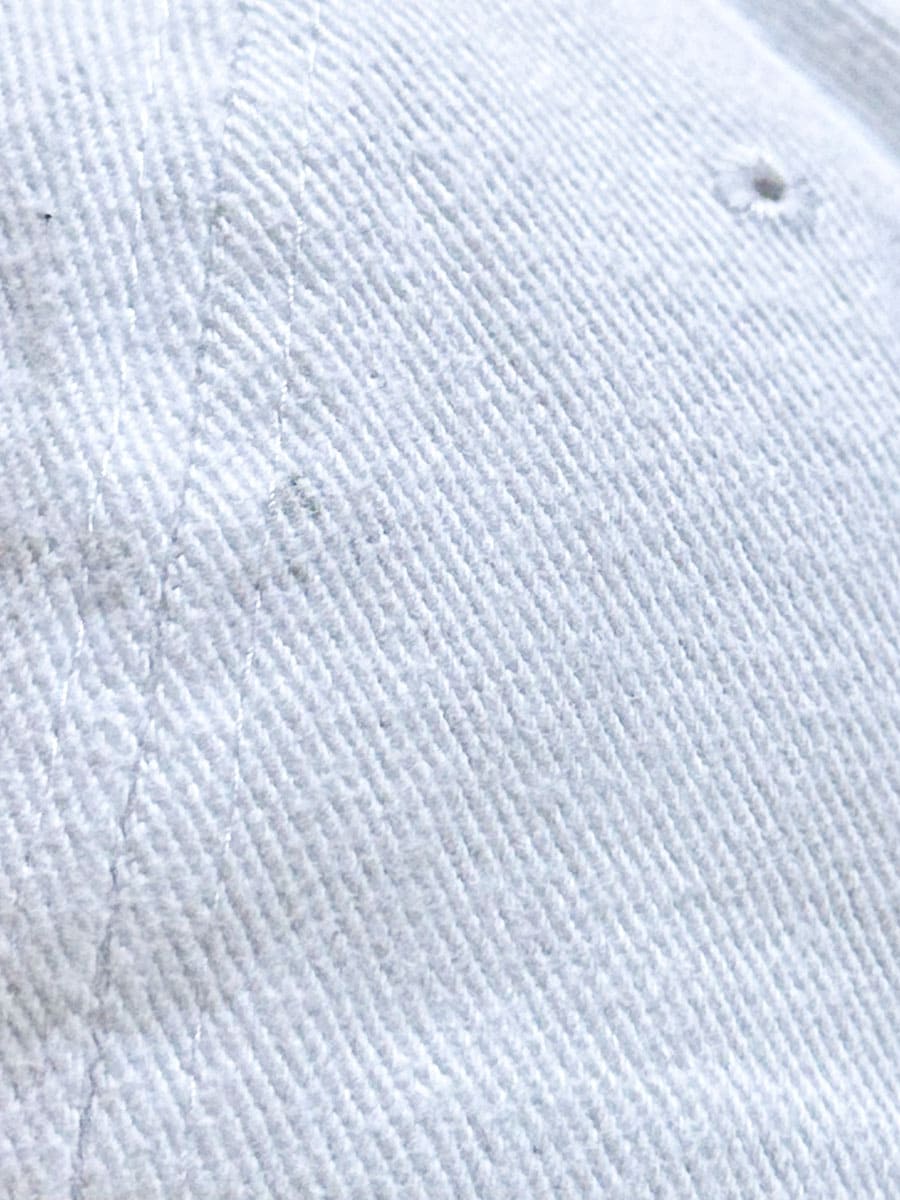 Кепка з вишивкою біла 3