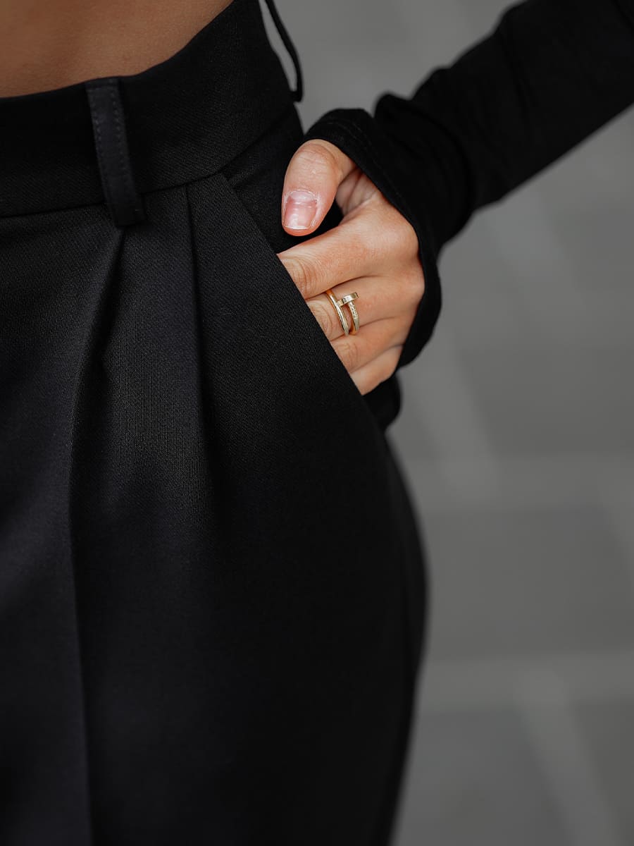 Штани палаццо чорного кольору від костюму з жакетом 7