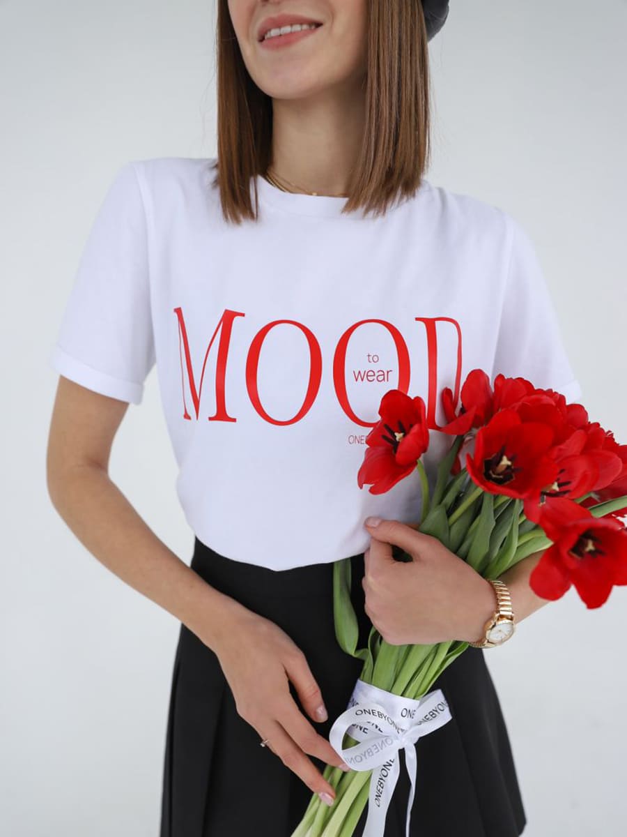 Футболка белого цвета с принтом MOOD 1 Футболка белого цвета с принтом MOOD 1