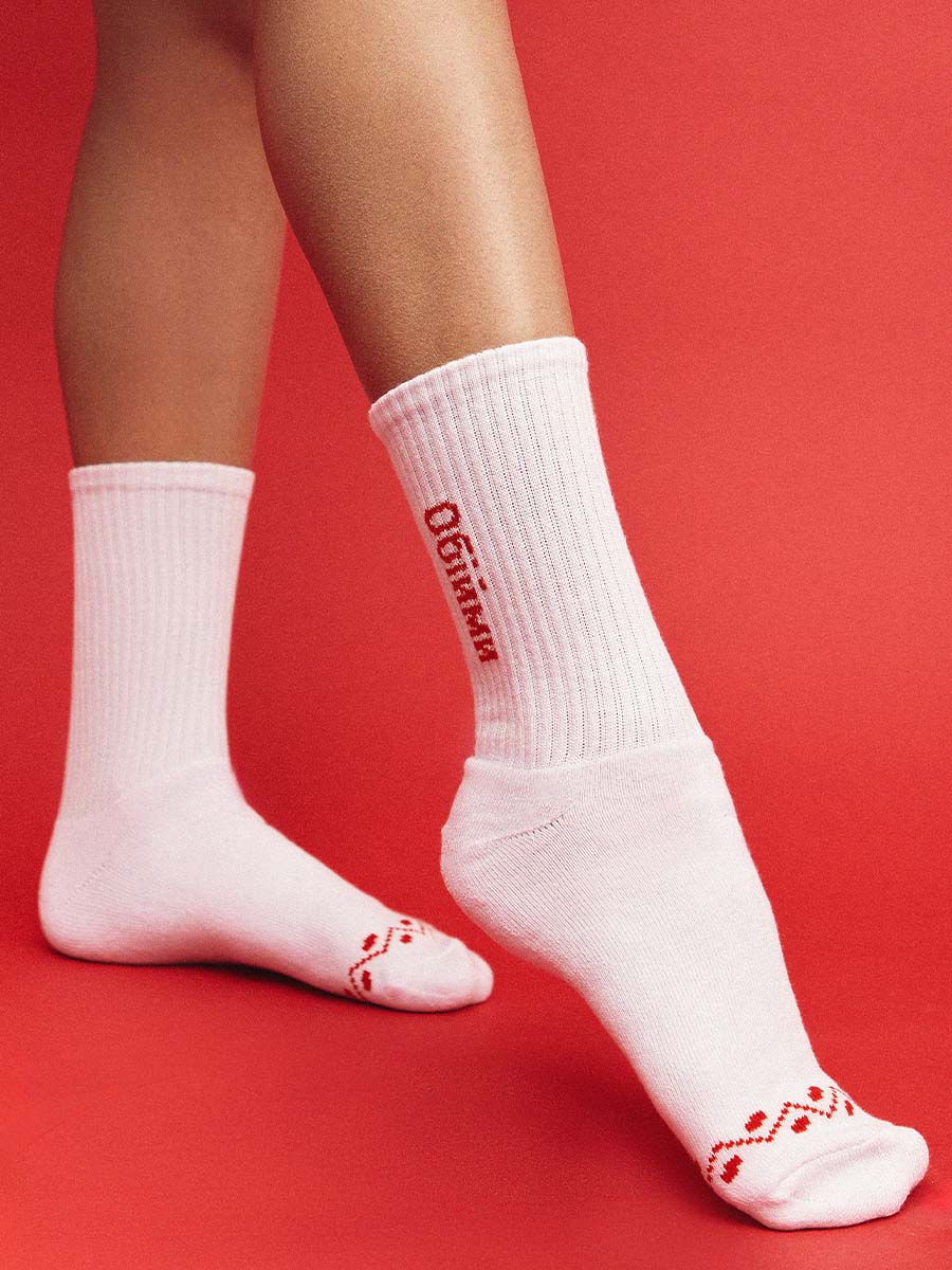 Шкарпетки білого кольору з принтом Обійми 4