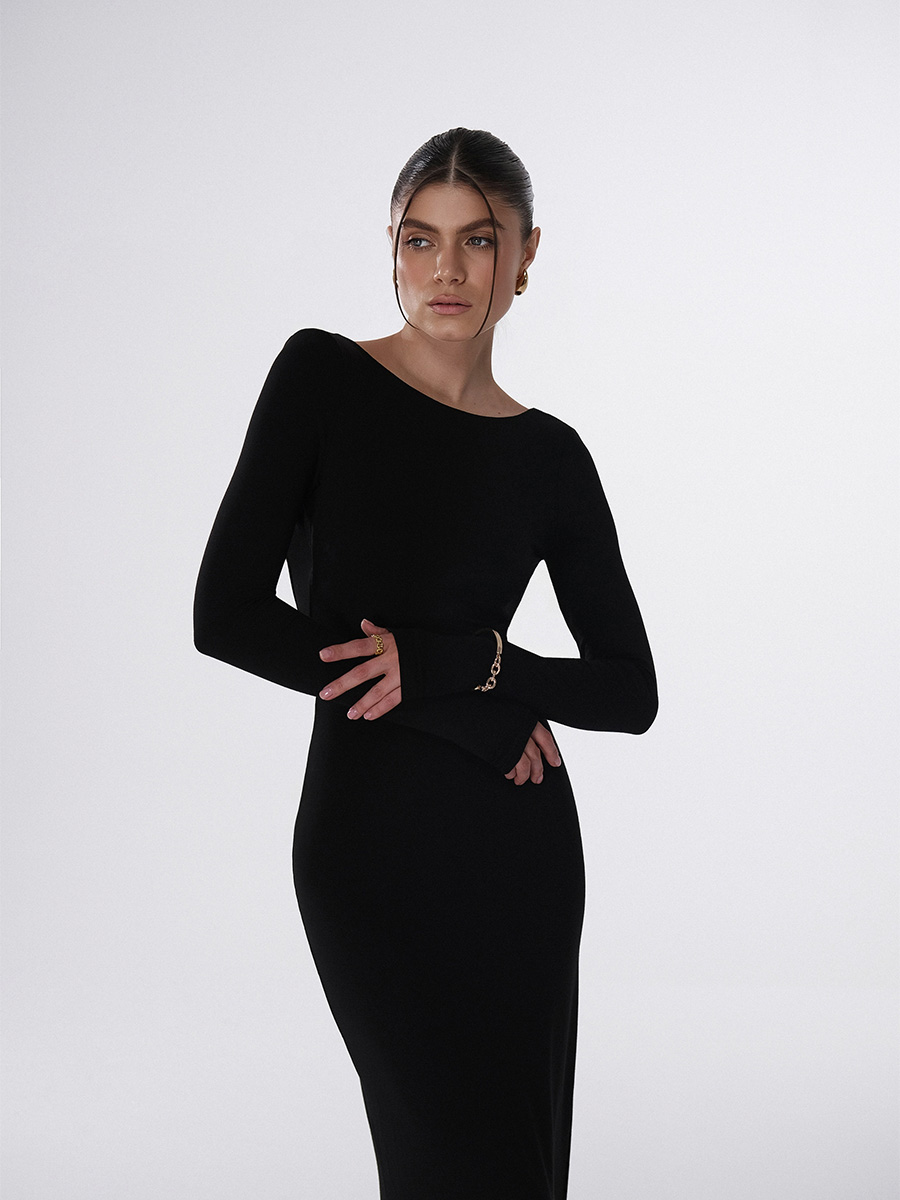 Сукня максі чорного кольору з вирізом на спинці 4