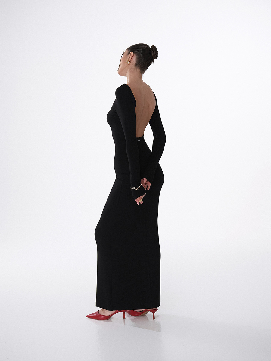 Сукня максі чорного кольору з вирізом на спинці 8