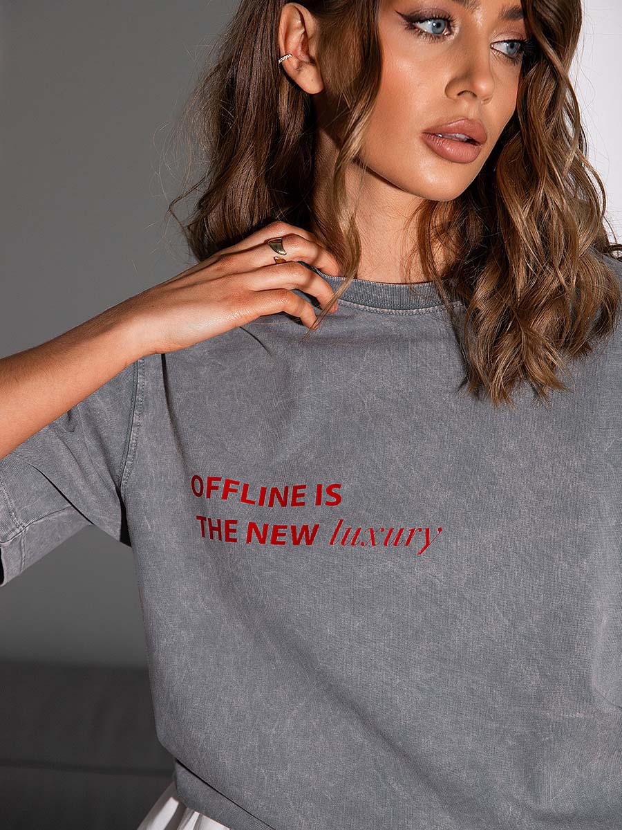 Футболка oversize светло-серого цвета Offline is the new luxury 1