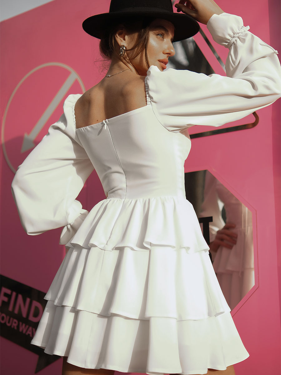 Сукня міні білого кольору корсетна з рюшем 2