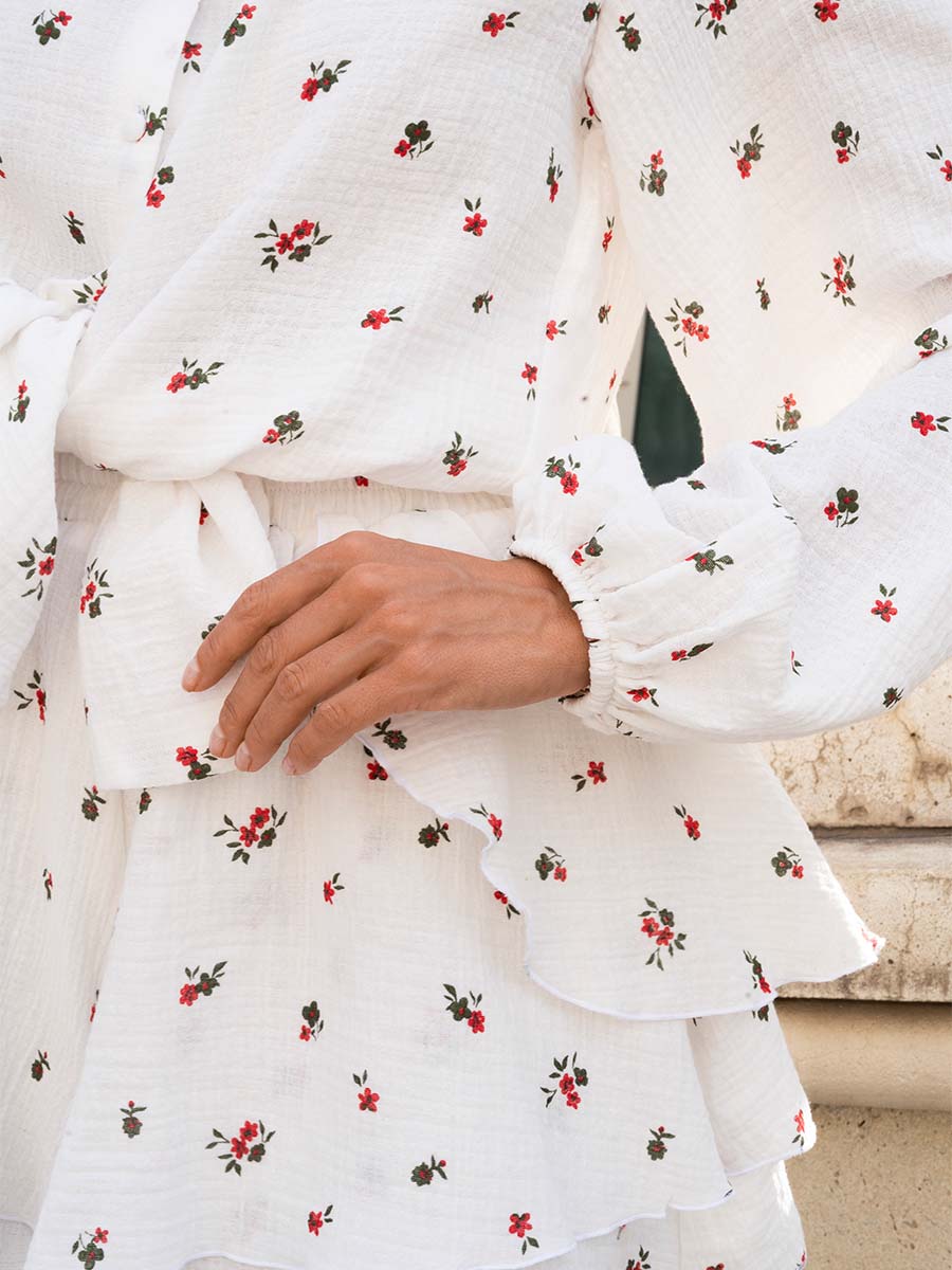 Спідниця-шорти муслінова білого кольору в червону квітку 3
