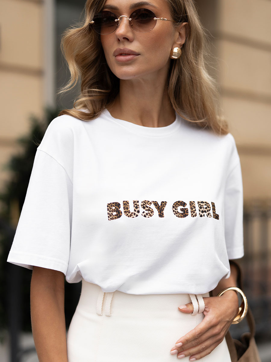 Футболка oversize білого кольору принт коричневий леопард BUSY GIRL 1