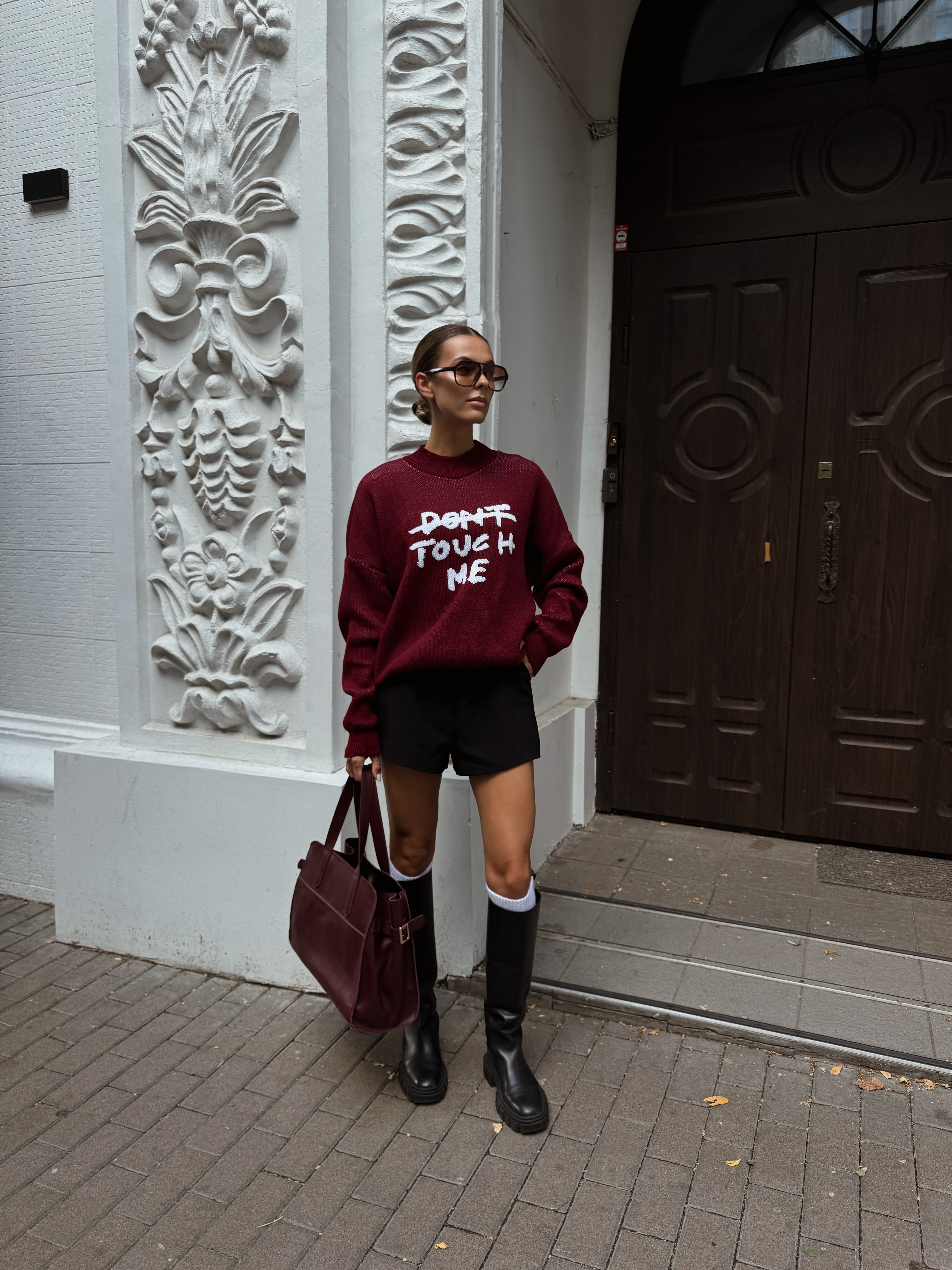 Сумка шкіряна бордового кольору з пряжками 1