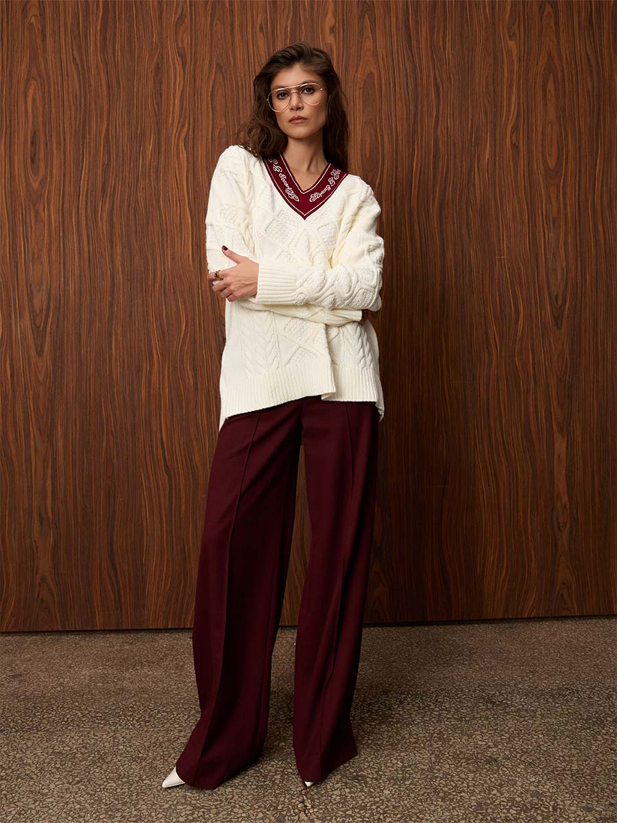 Светр молочного кольору з бордовим кантом 1