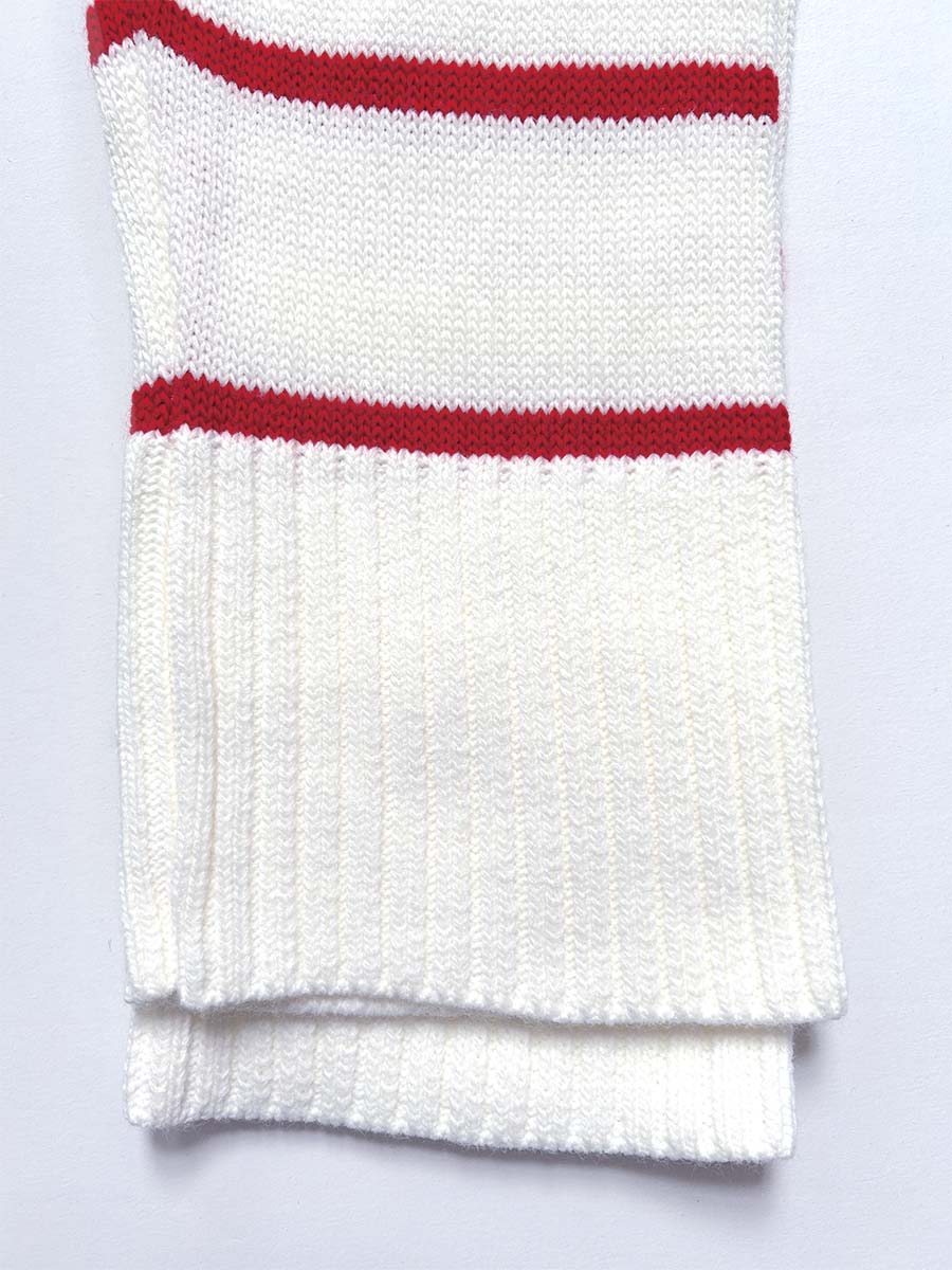 Тільник білого кольору в червону смужку Strong and Gentle 1