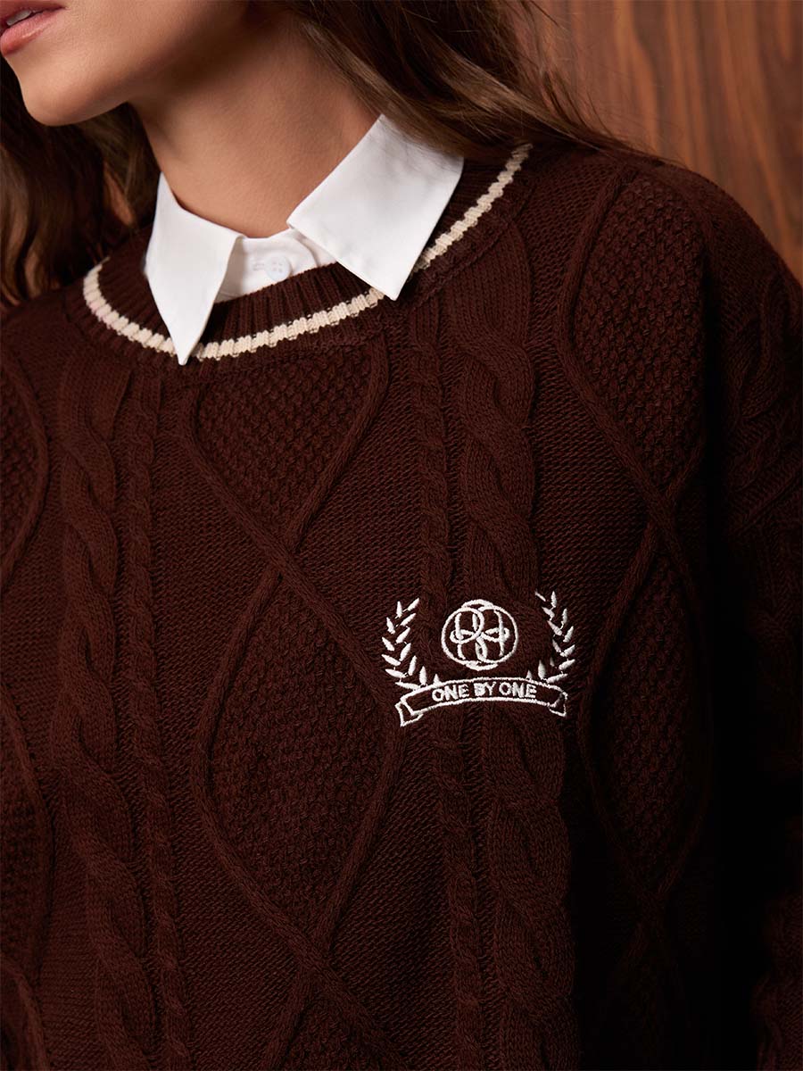 Светр коричневого кольору ромби та коси 1