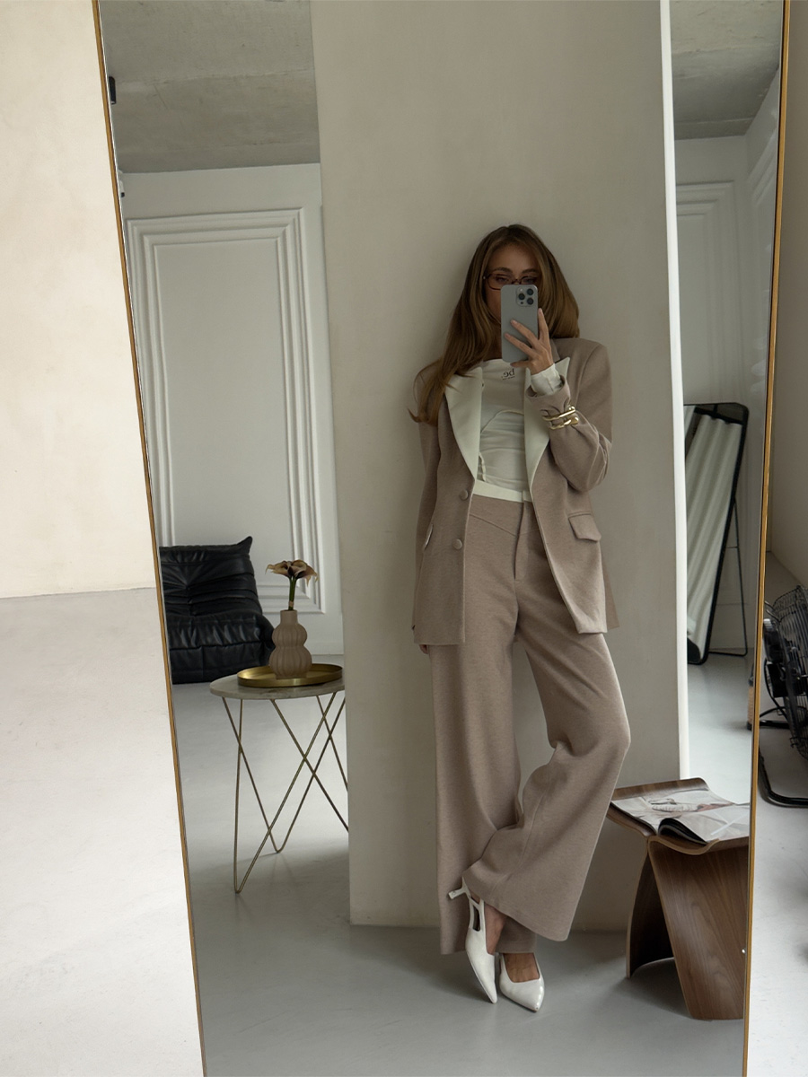 Штани бежевого кольору прямого крою 6