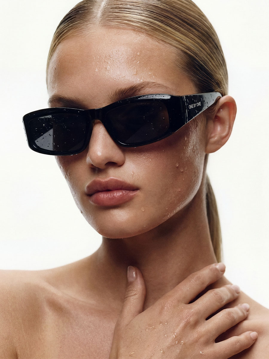 Окуляри сонцезахисні чорного кольору прямокутної форми оправа 1