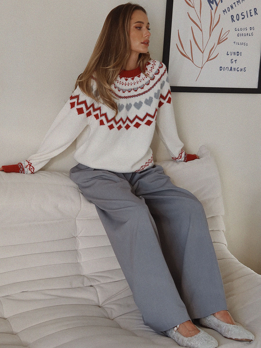 Светр оверсайз білого кольору з орнаментом серця і ромби 1