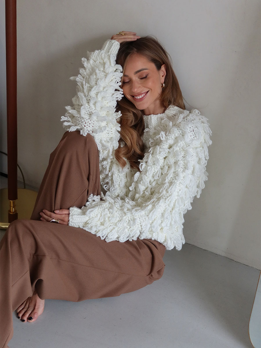 Светр оверсайз молочного кольору з об'ємної в'язки 1