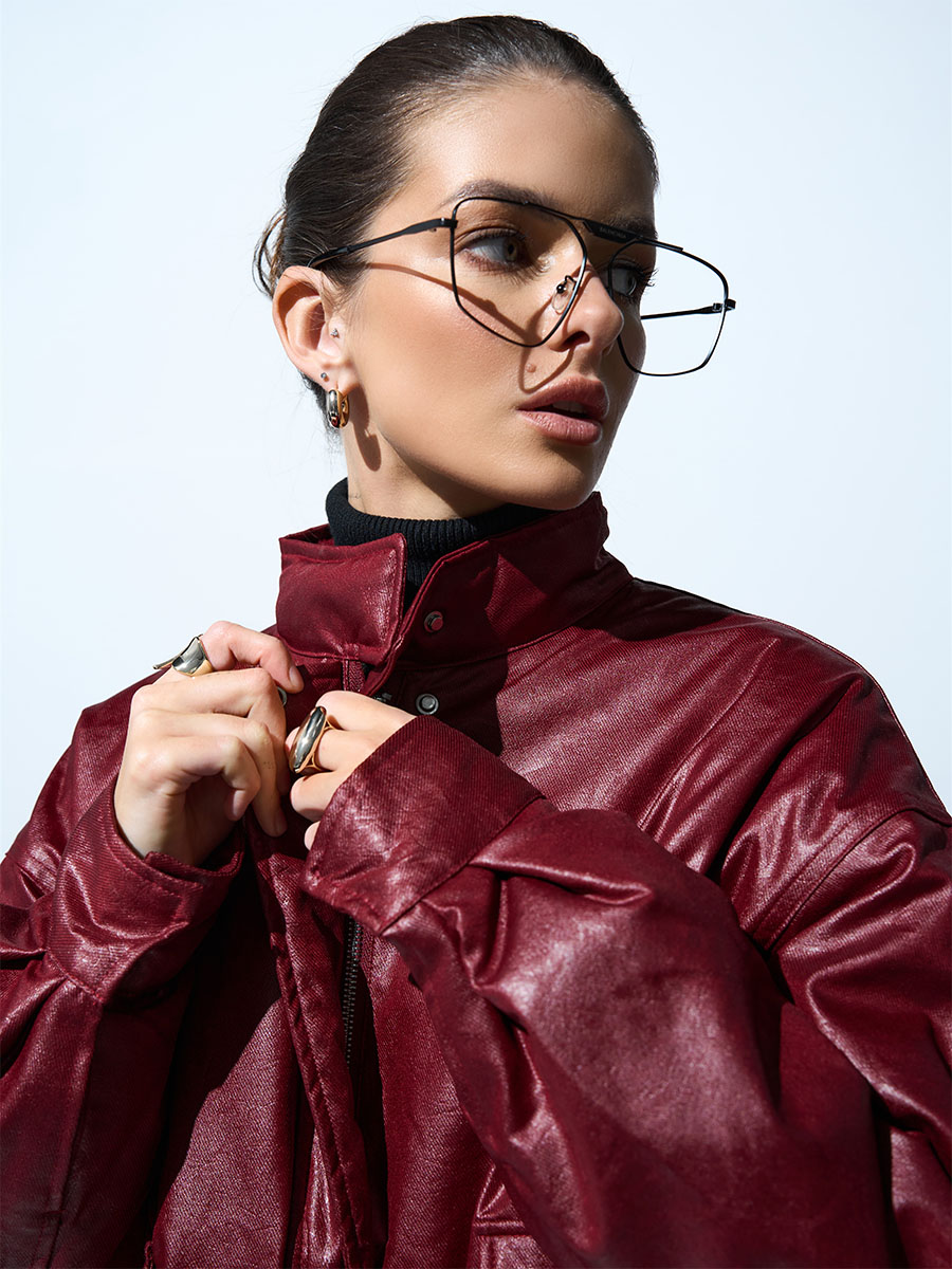 Куртка бордового кольору на блискавці з коміром стійка 1