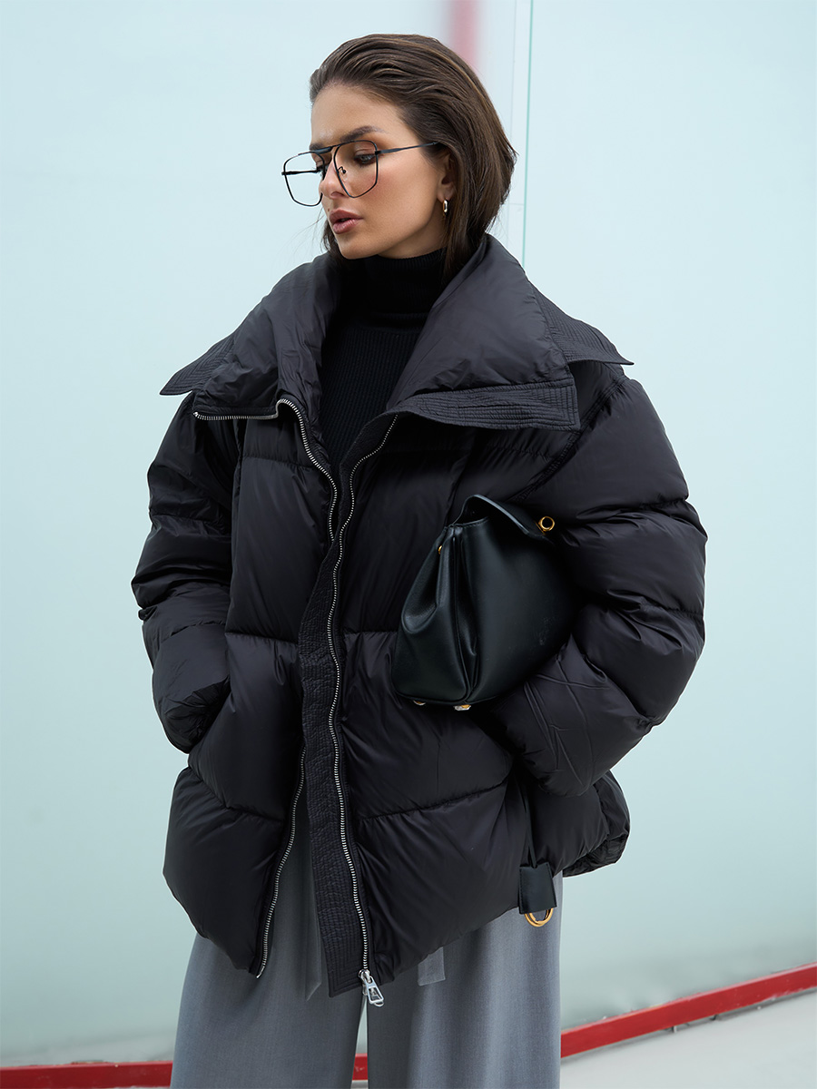 Пуховик оверсайз чорного кольору на блискавці з високим коміром 1