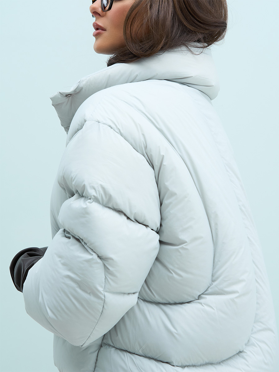 Пуховик оверсайз сіро-блакитного кольору вкорочений з коміром стійка 1
