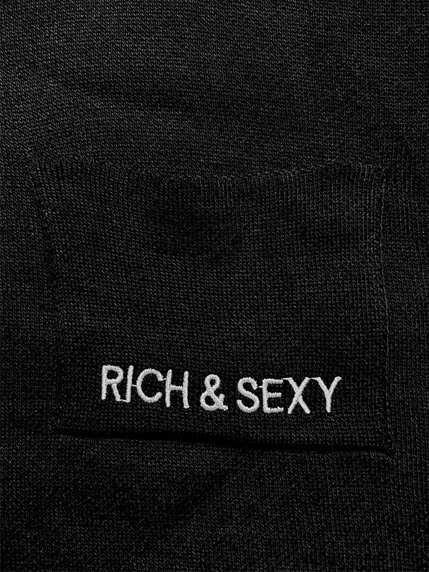 Светр чорного кольору з накладною кишенею та вишивкою rich&sexy 1