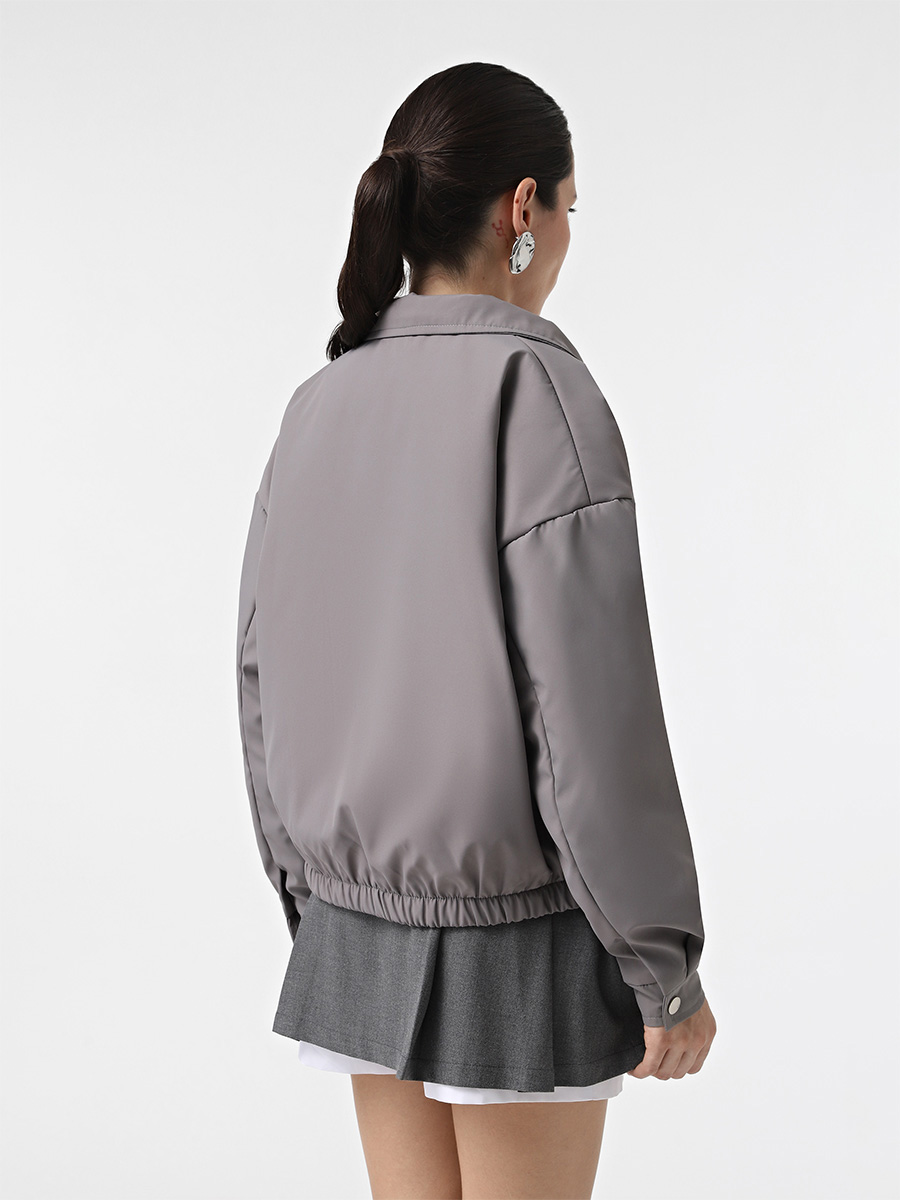 Бомбер oversize сірого кольору з плащової тканини 1