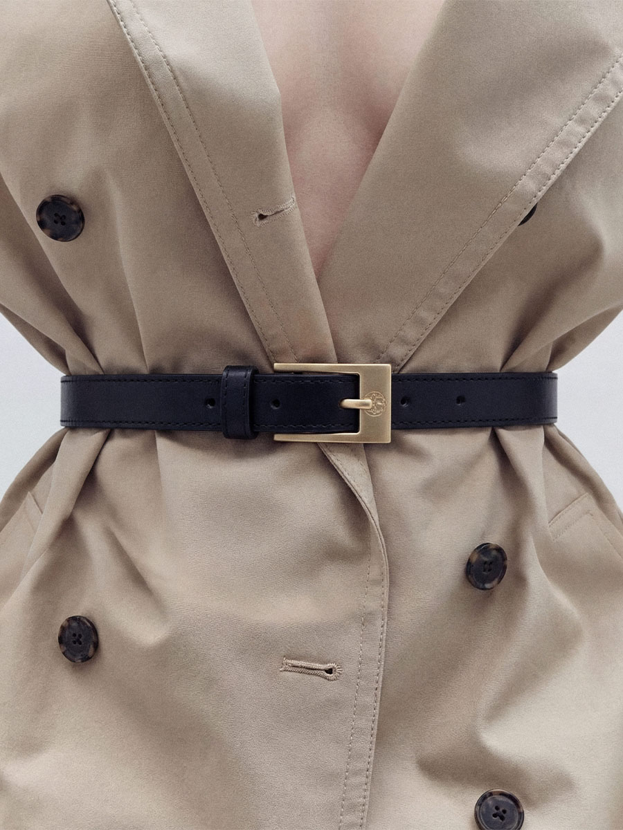 Ремінь шкіряний чорного кольору вузький з золотою прямокутною пряжкою 1