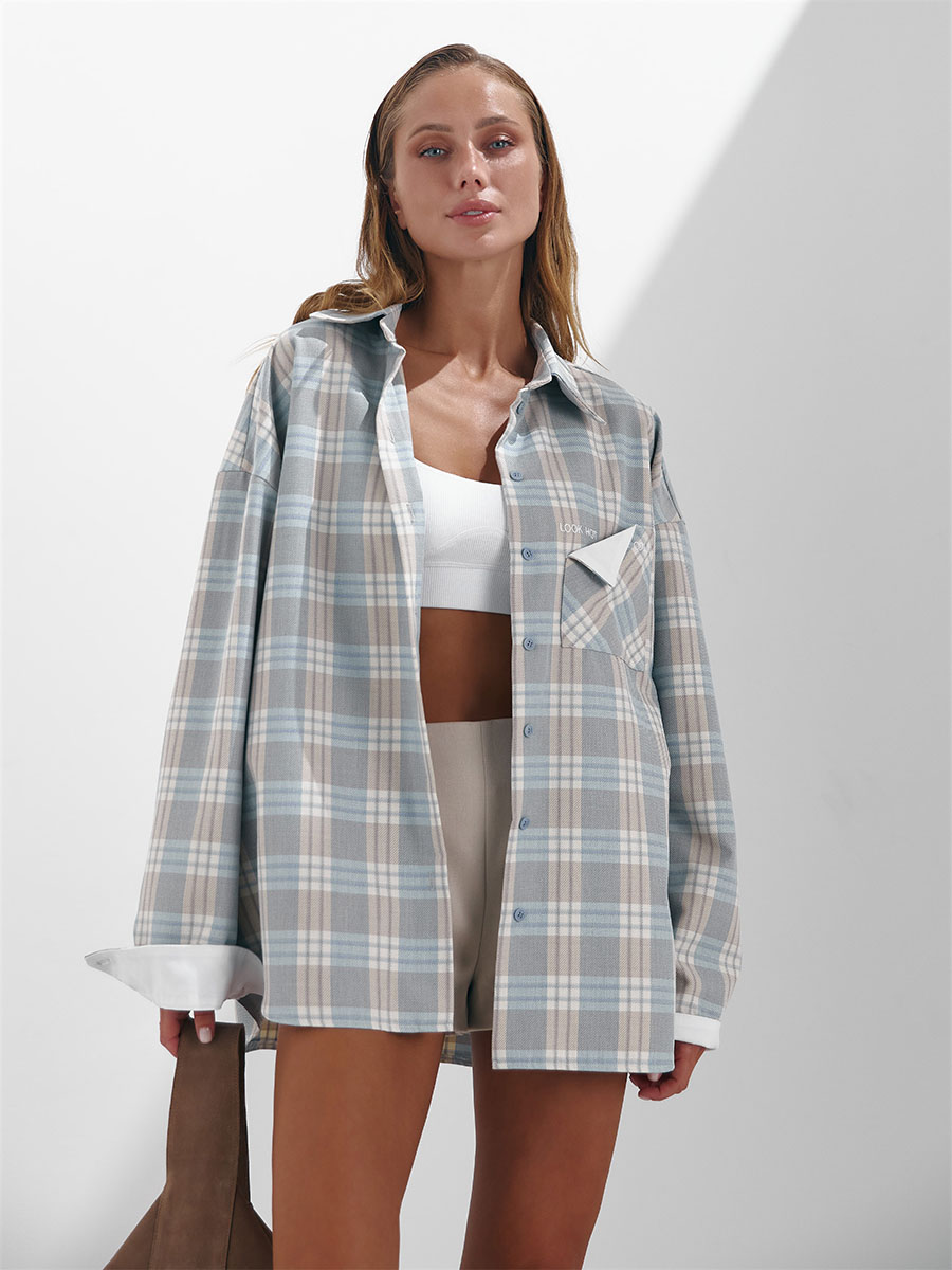 Рубашка клетчатая голубого цвета с вышивкой LOOK HOT BE COLD 1