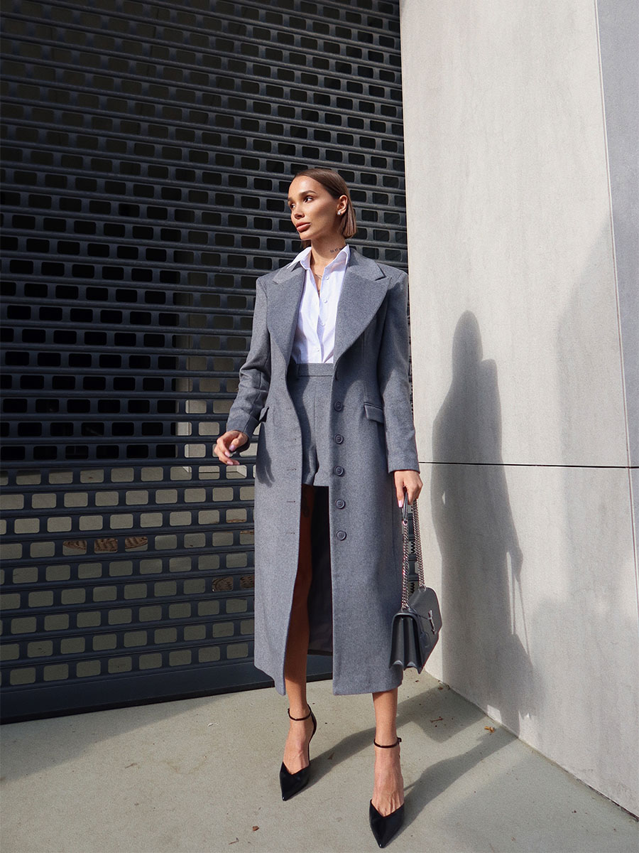 Пальто максі приталеного крою сірого кольору 1