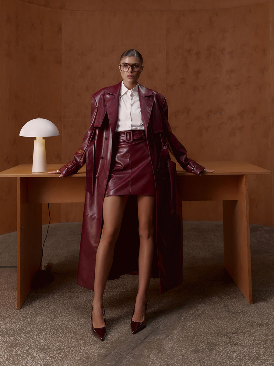 Спідниця бордового кольору від комплекта з тренчем 6