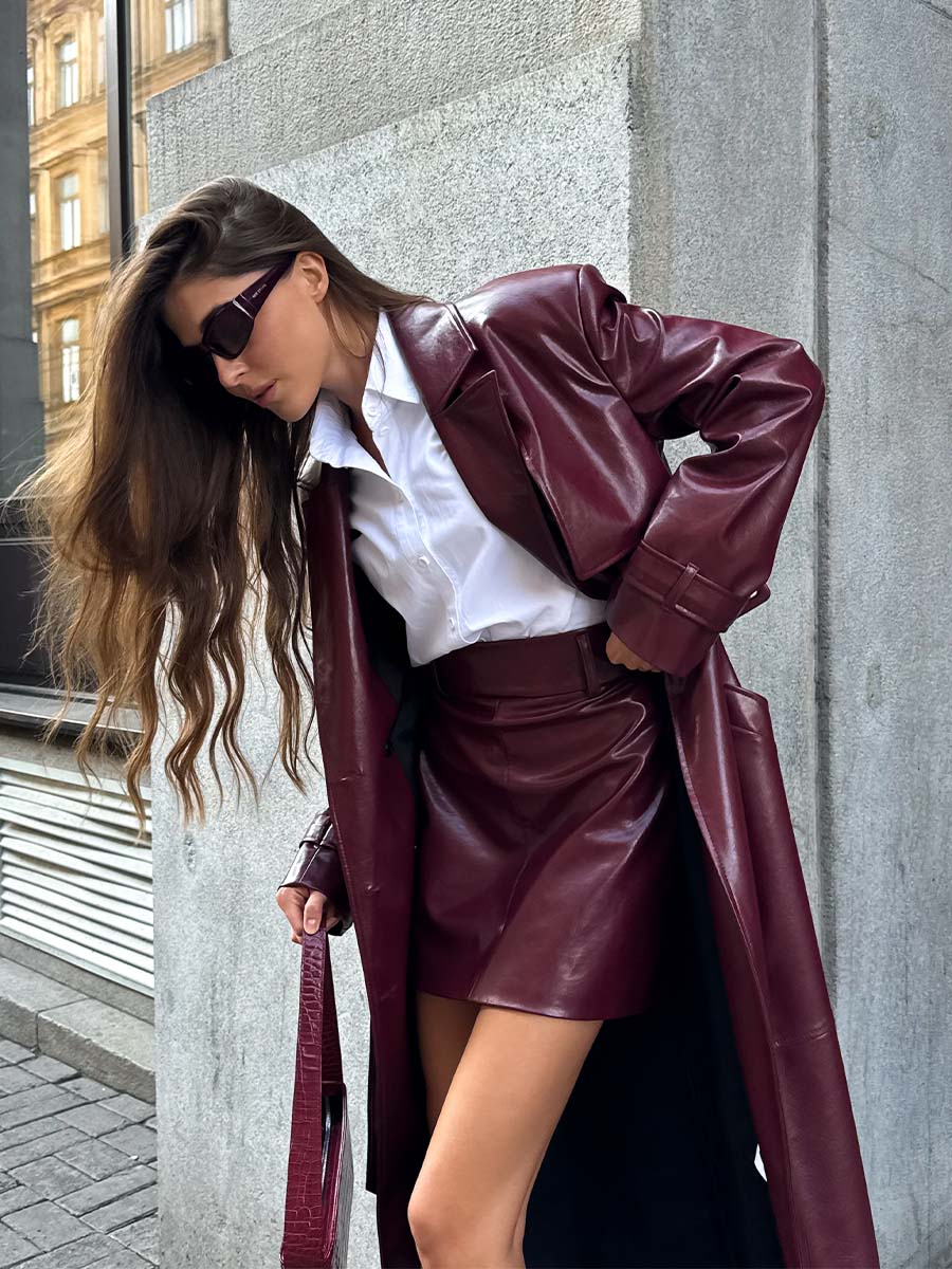 Спідниця бордового кольору від комплекта з тренчем 1