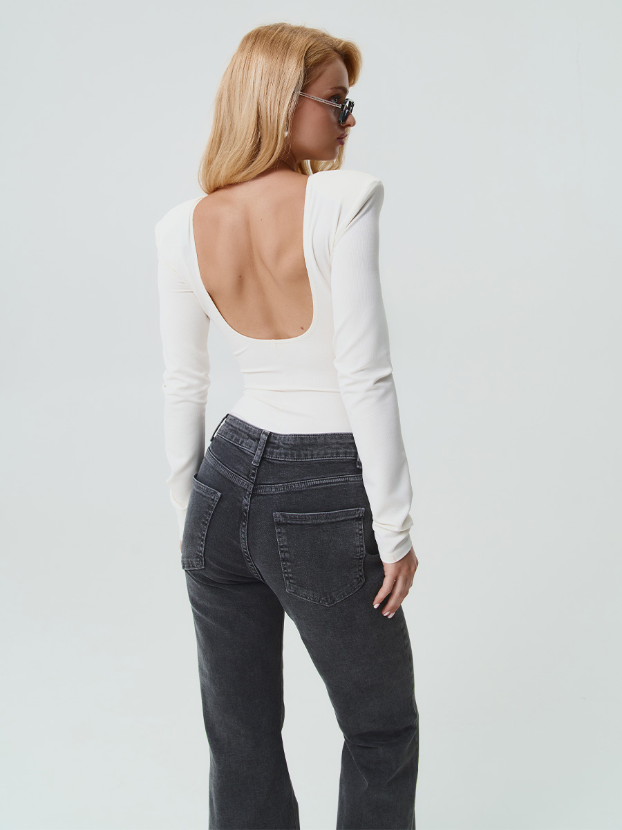 Джинси клешені сірого кольору з вишивкою one by one внизу 1