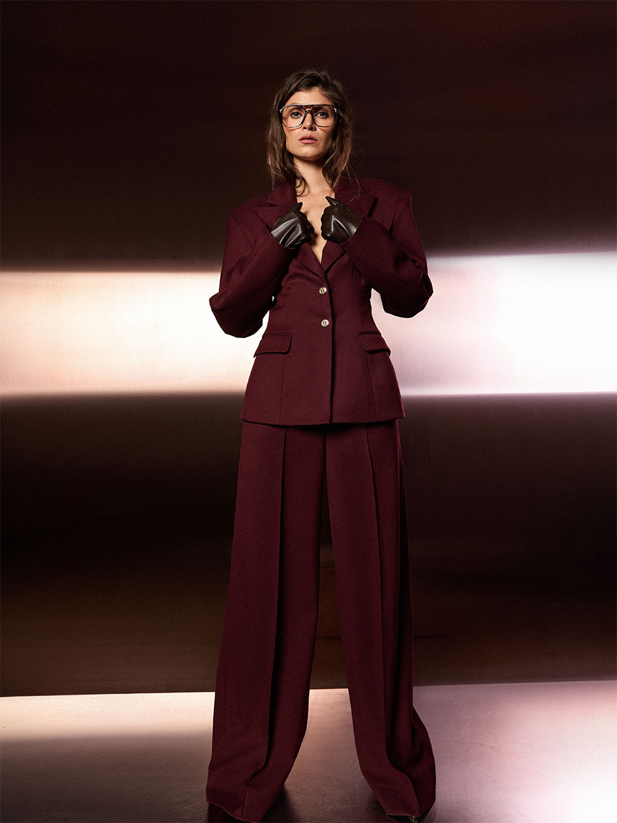 Жакет приталений бордового кольору з виразним коміром 1