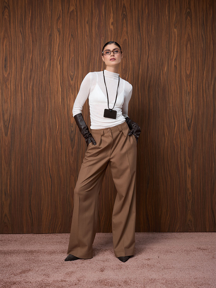 Штани прямого крою темно бежевого кольору від комплекта з жакетом 1