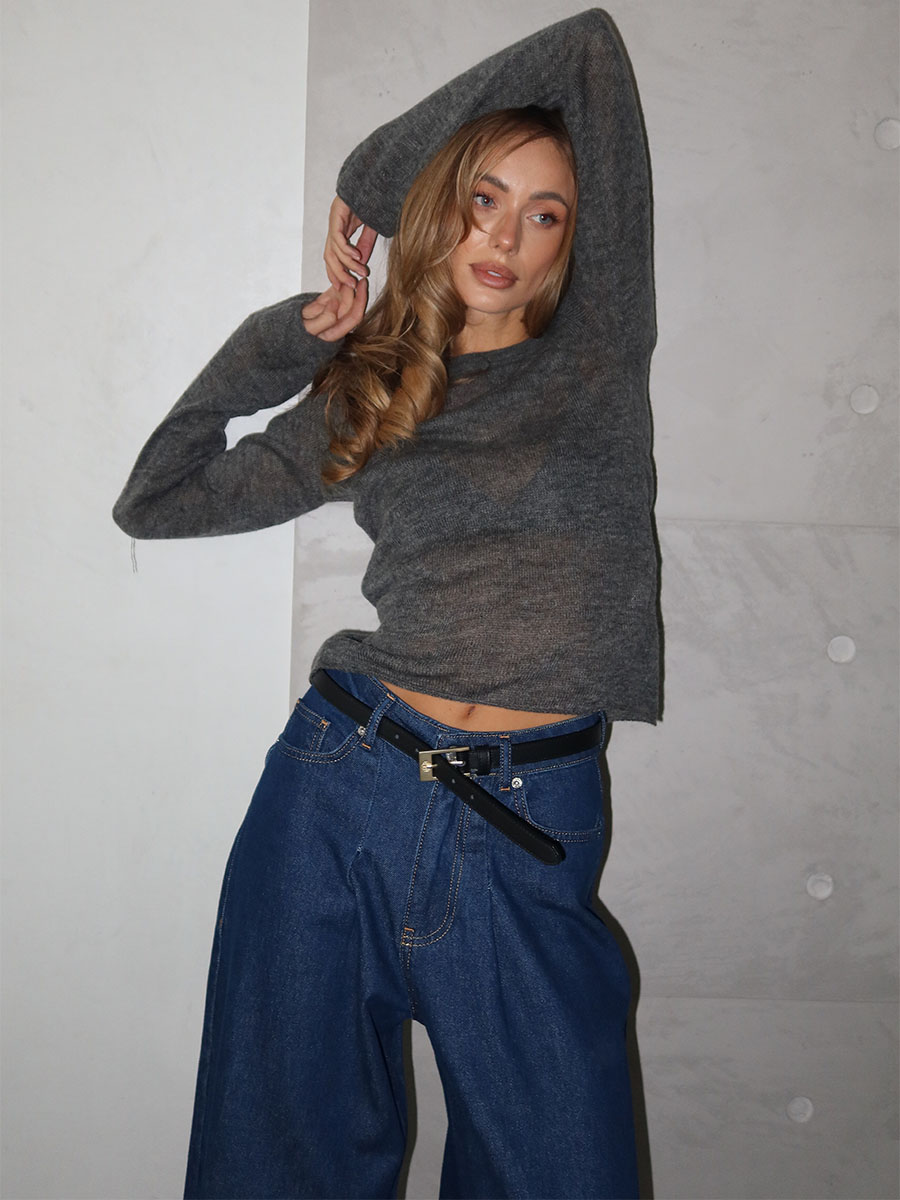 Лонгслів сірого кольору з коміром стійка і плечиками 1