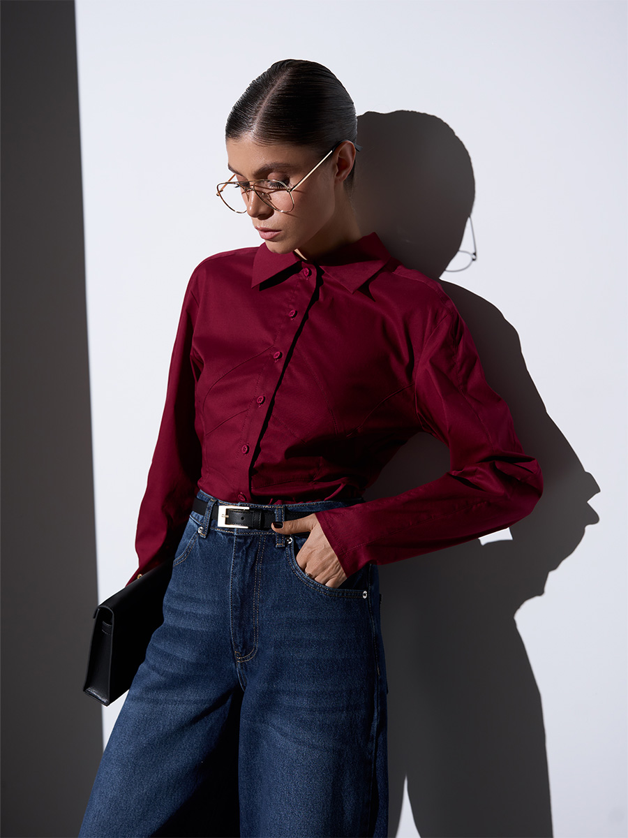 Сорочка бордового кольору з об'ємним рукавом і вишивкою 1