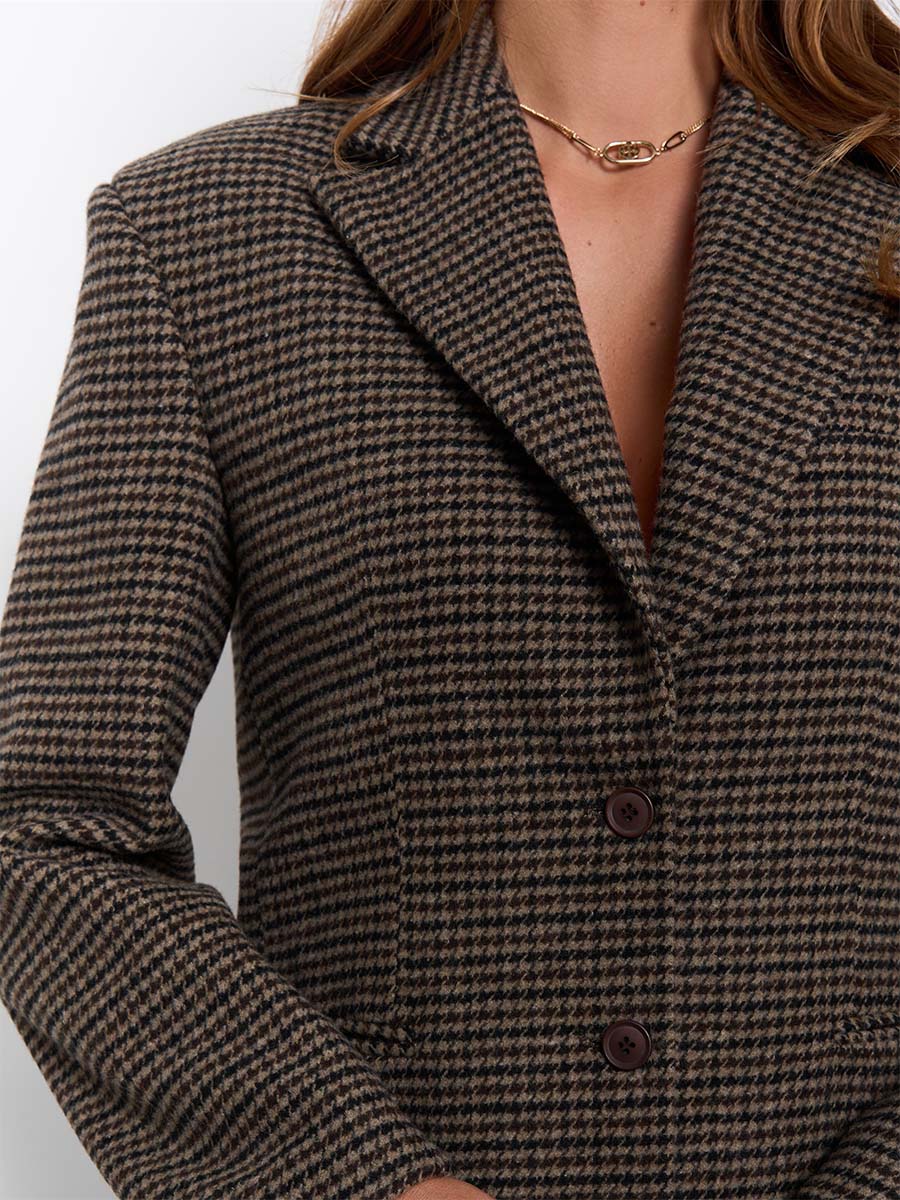 Жакет прямого крою коричневого кольору з широкими плечима 1