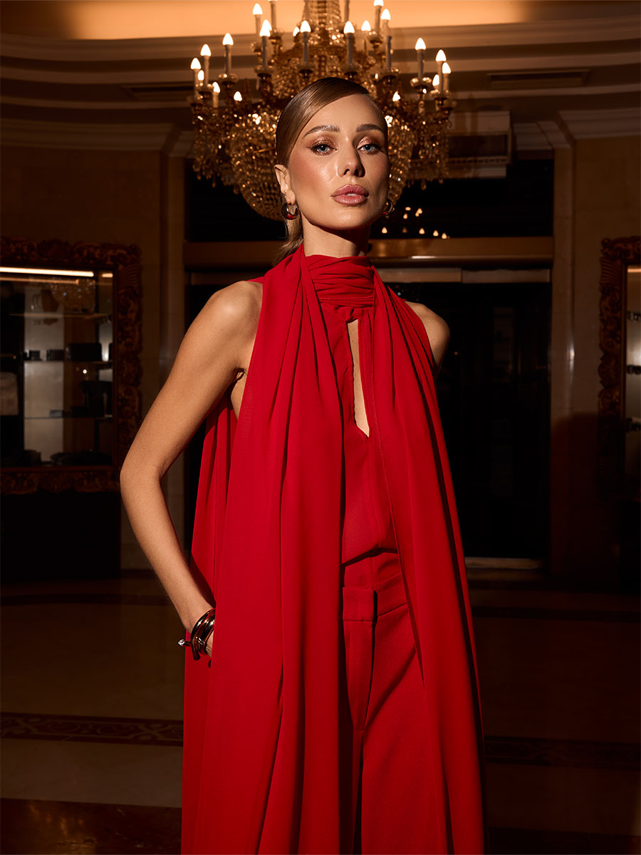 Топ червоного кольору з відкритою спиною у комплекті з палантинами 1