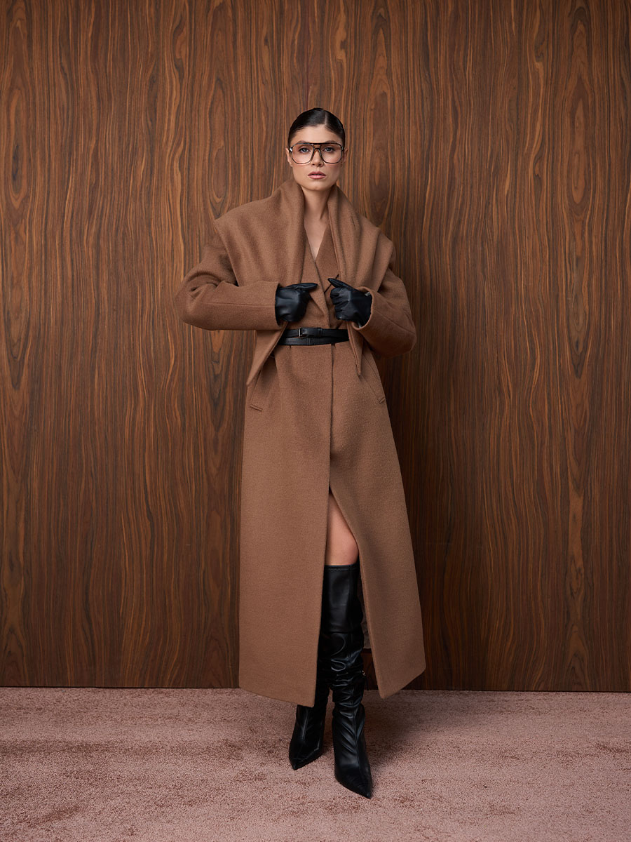 Пальто міді бежевого кольору утеплене з відкладним коміром у комплекті ремінь 1