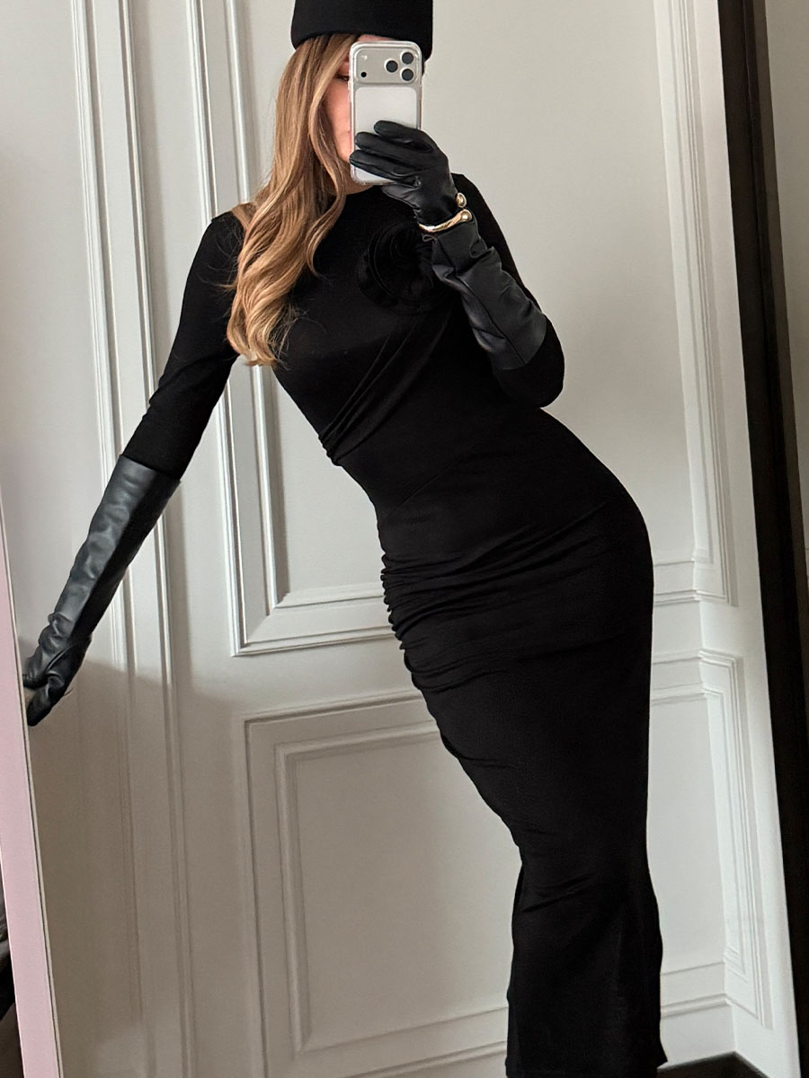 Сукня міді чорного кольору з трояндою на грудях 2