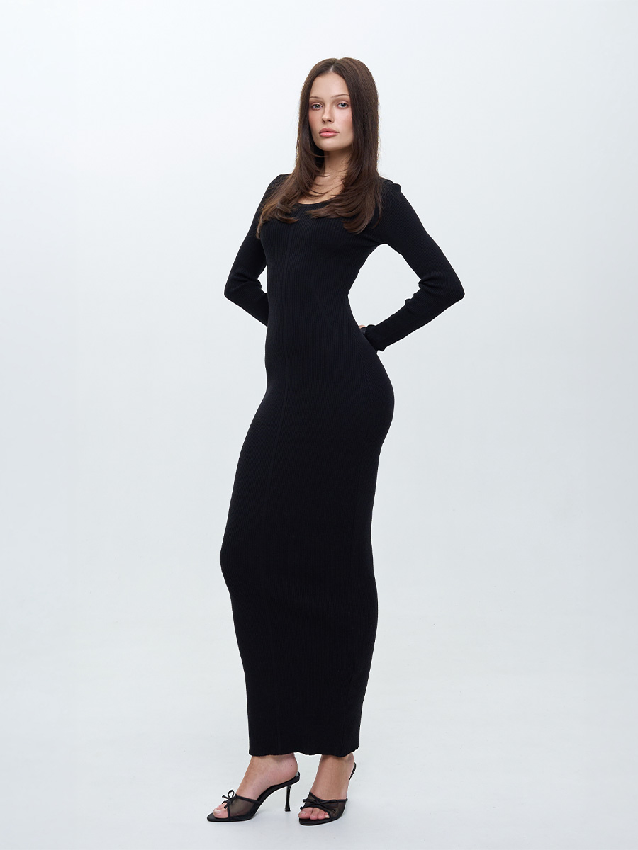 Сукня міді приталена чорного кольору з декоративними відстрочками 1