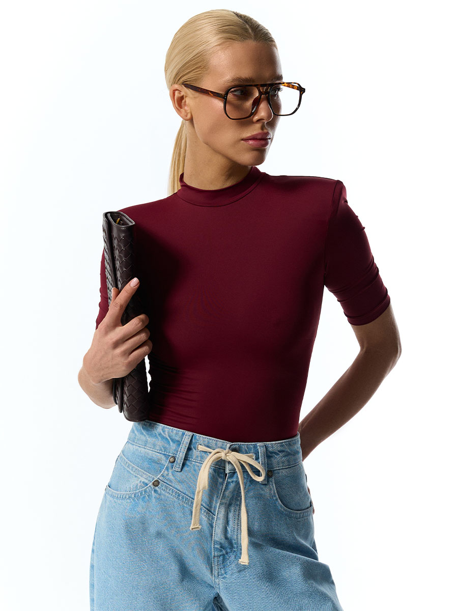 Боді бордового кольору з біфлекса з коротким рукав та з коміром стійка 1